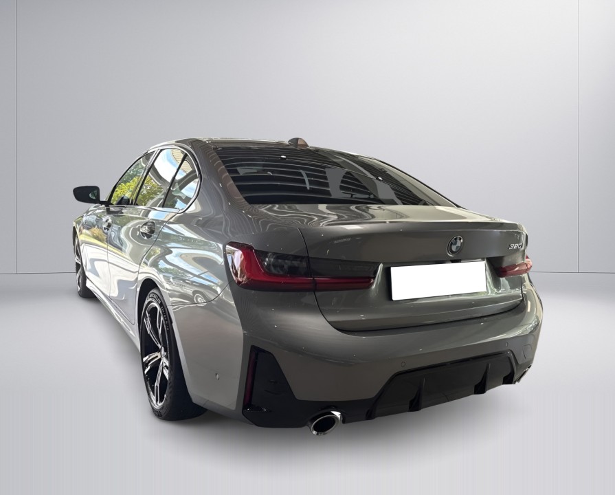 BMW Seria 3 320i M-Sport (3)