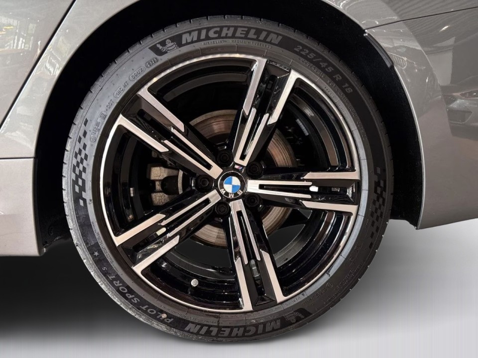 BMW Seria 3 320i M-Sport - foto 14