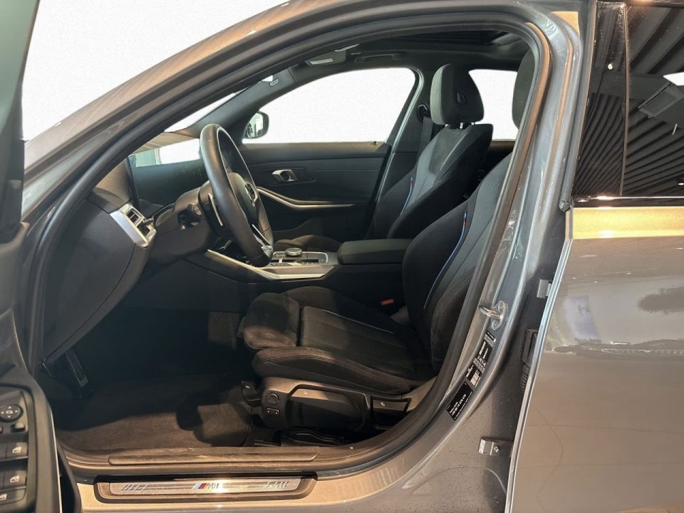 BMW Seria 3 320i M-Sport - foto 6