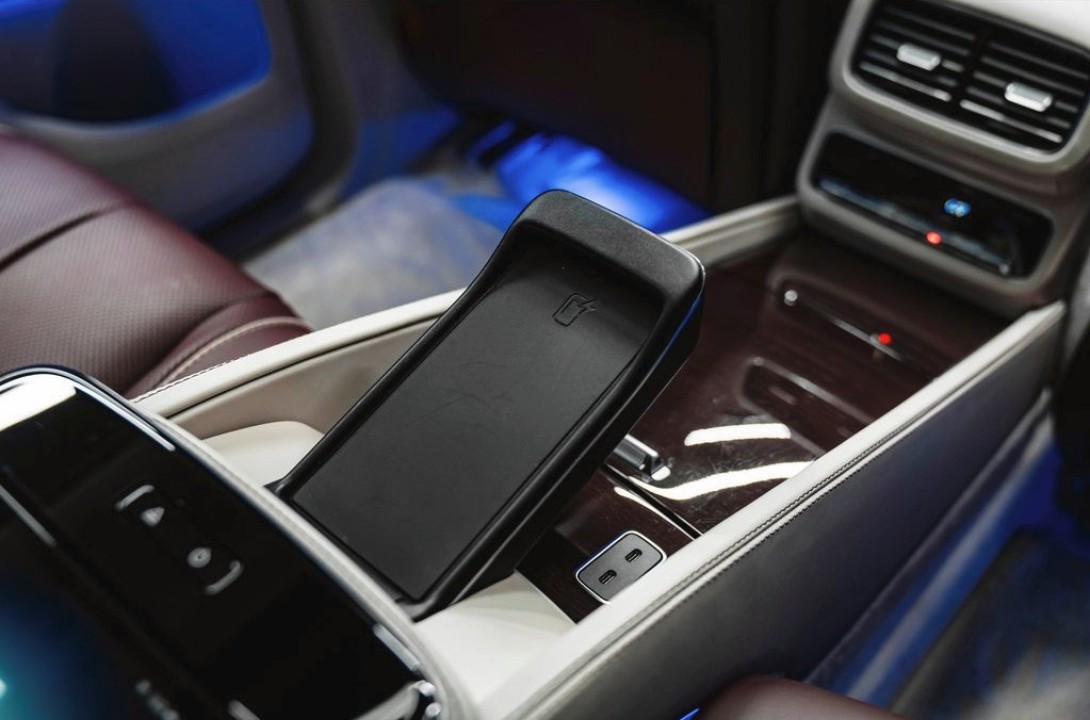 Mercedes-Benz GLS Maybach 600 - foto 17