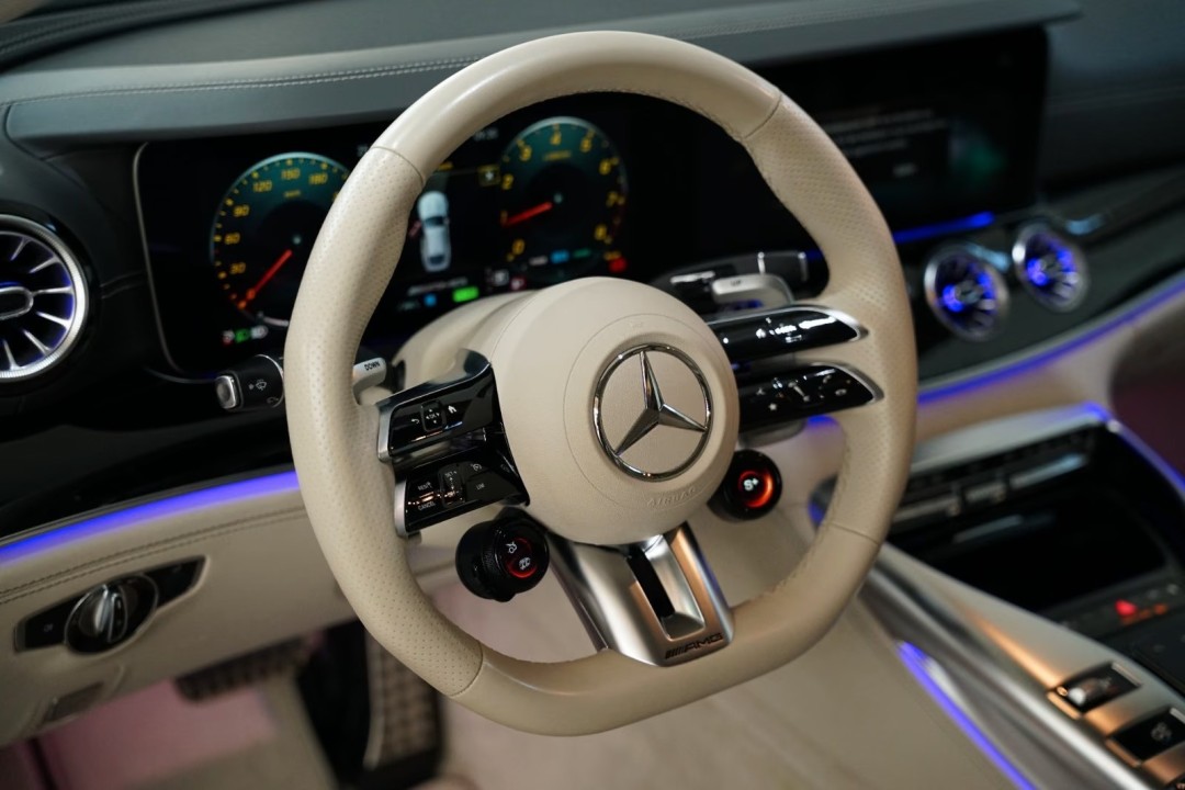 Mercedes-Benz AMG GT 43 4MATIC - foto 15