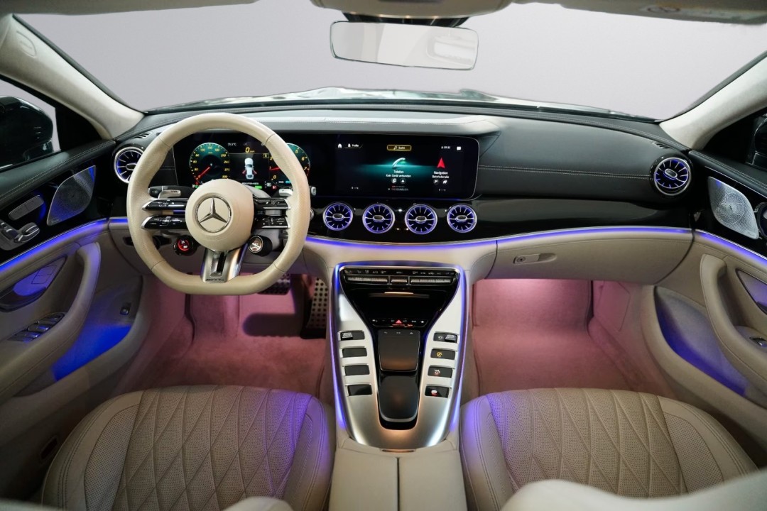 Mercedes-Benz AMG GT 43 4MATIC - foto 14