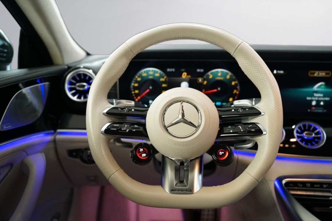 Mercedes-Benz AMG GT 43 4MATIC - foto 16