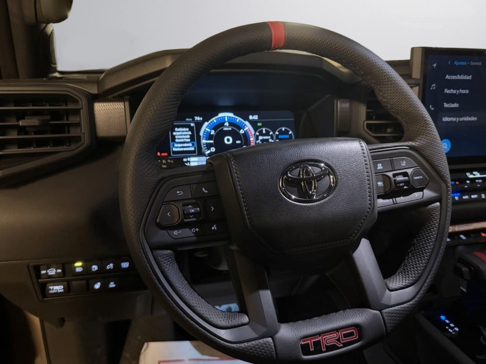 Toyota Sequoia TRD Pro 4WD - foto 10