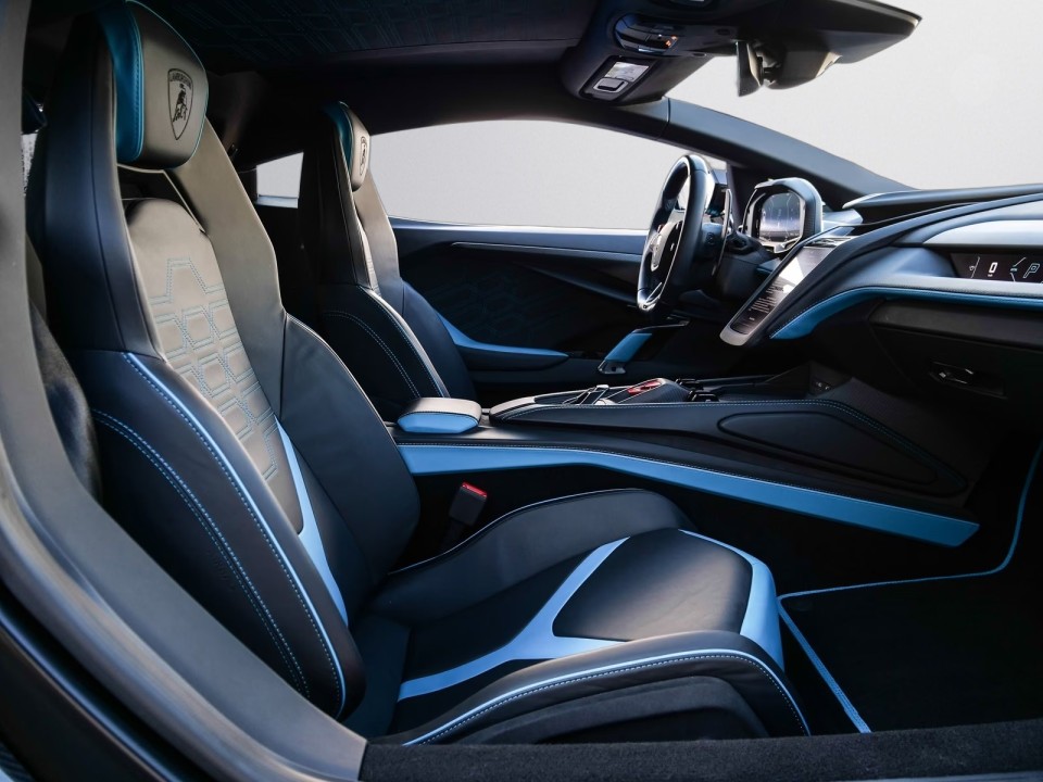 LAMBORGHINI Revuelto 2024 — imagine 20