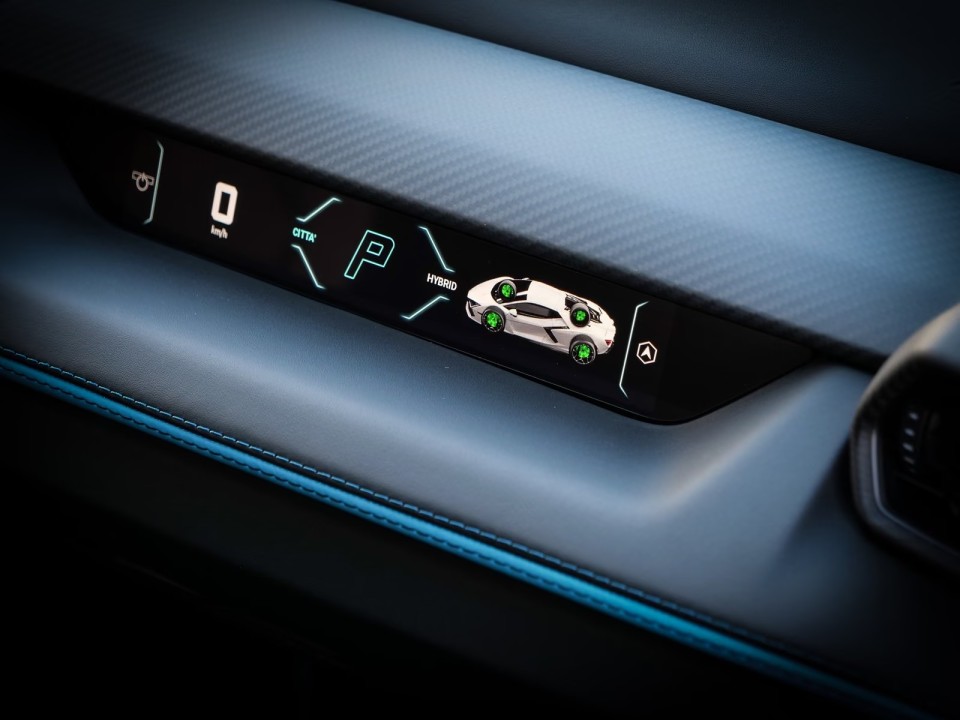 Lamborghini Revuelto - foto 13