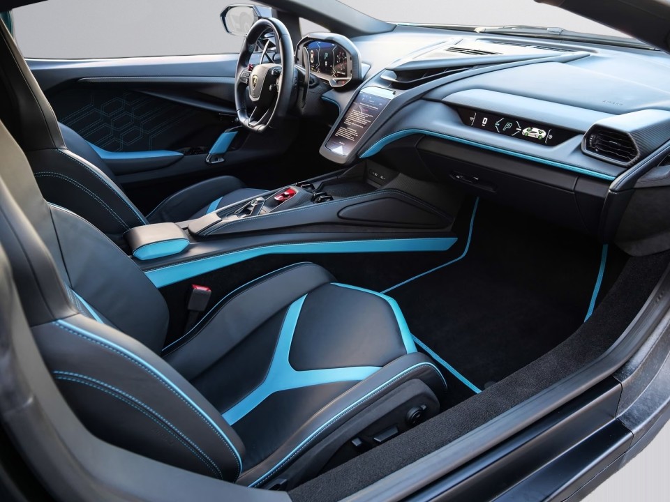 LAMBORGHINI Revuelto 2024 — imagine 19