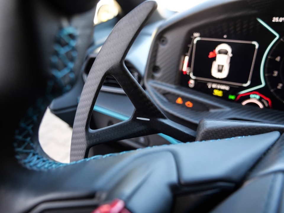 Lamborghini Revuelto - foto 11