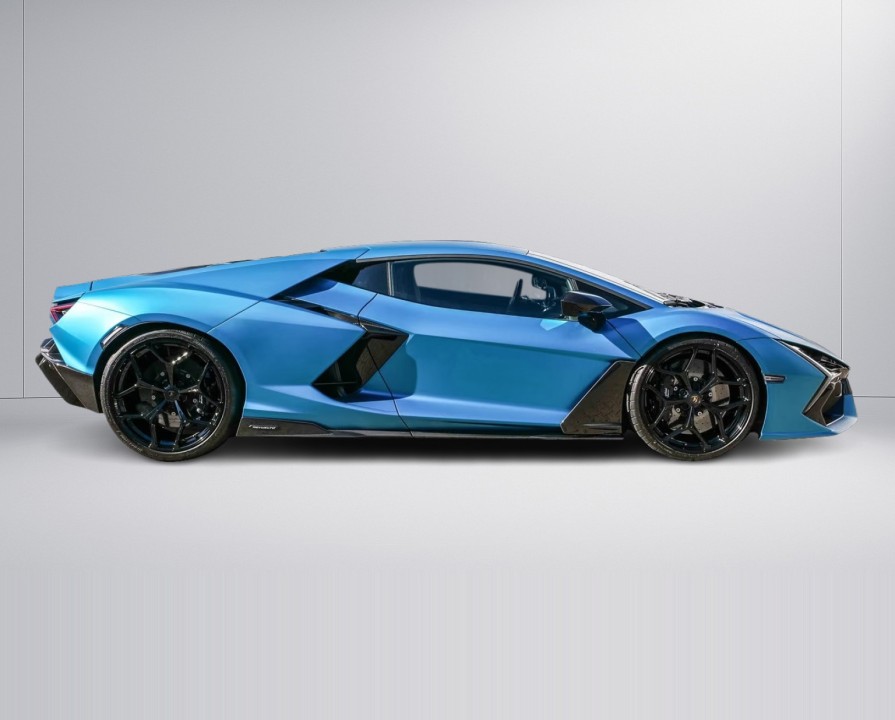 LAMBORGHINI Revuelto 2024 — imagine 2