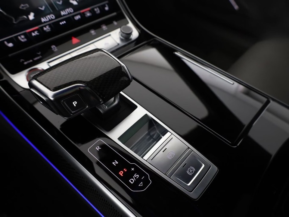 Audi S8 TFSI quattro - foto 12