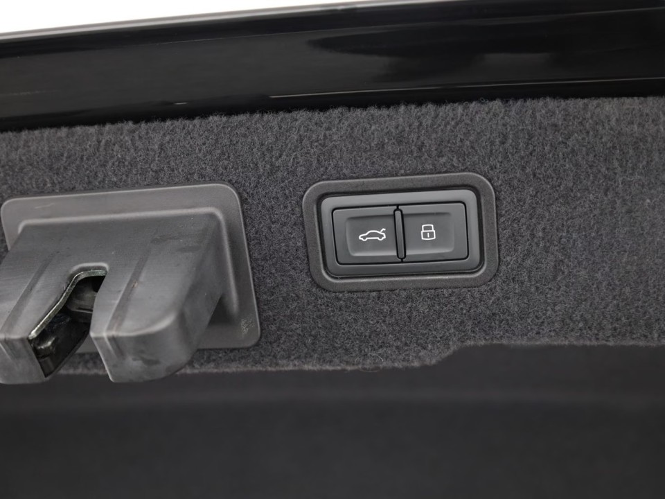 Audi S8 TFSI quattro - foto 26