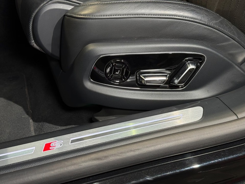 Audi S8 TFSI quattro - foto 15