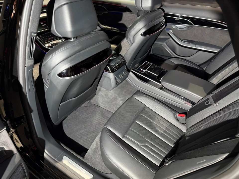 Audi S8 TFSI quattro - foto 8