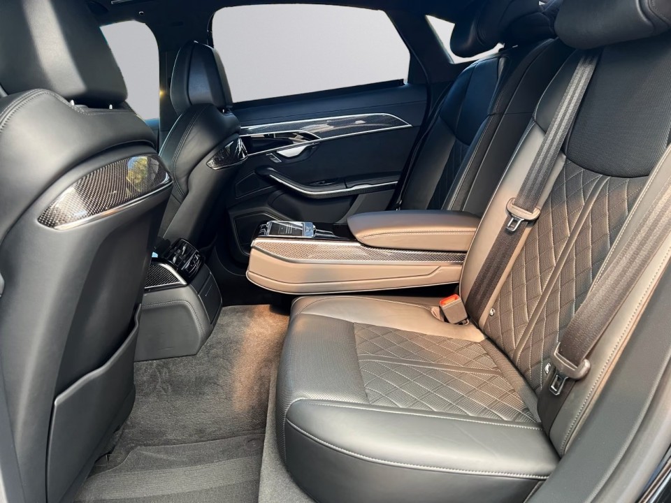Audi S8 TFSI quattro - foto 17