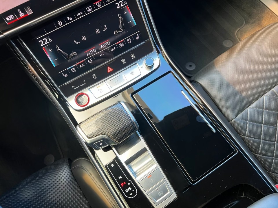 Audi S8 TFSI quattro - foto 12