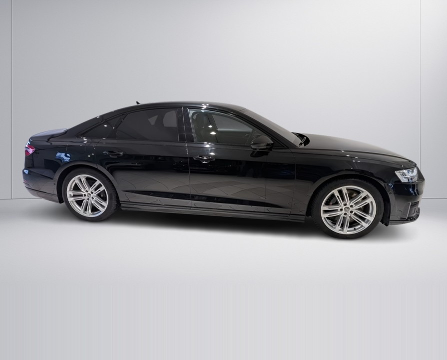 Audi S8 TFSI quattro (2)