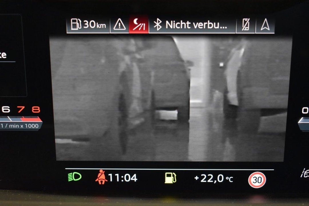 Audi S8 TFSI quattro - foto 16
