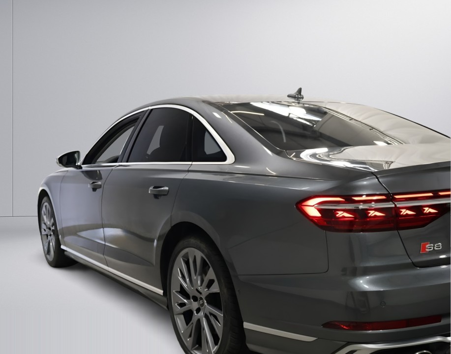Audi S8 TFSI quattro (5)