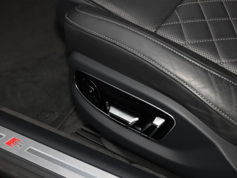Audi S8 TFSI quattro - foto 19