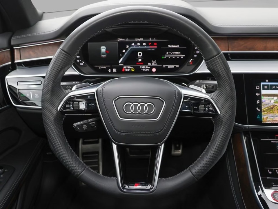 Audi S8 TFSI quattro (5)