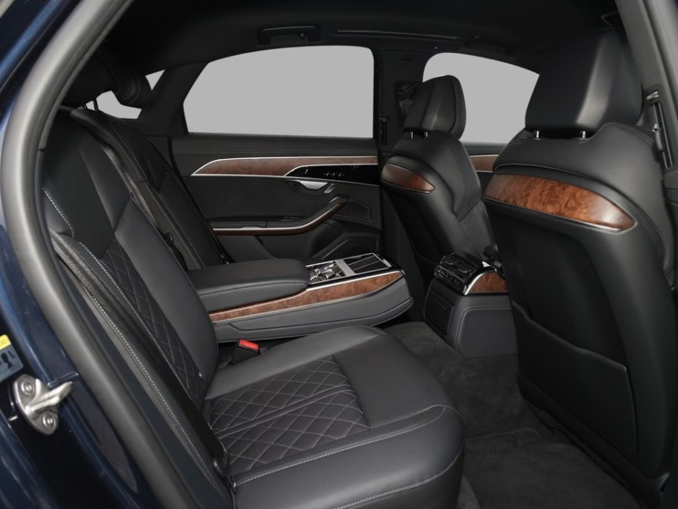 Audi S8 TFSI quattro - foto 14