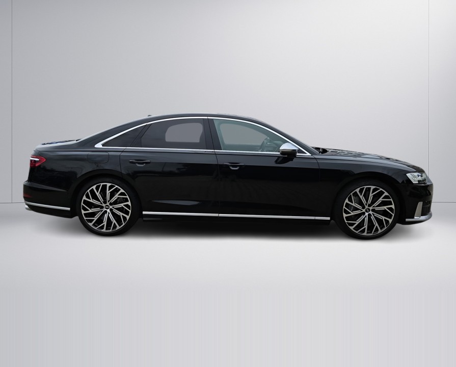Audi S8 TFSI quattro (2)