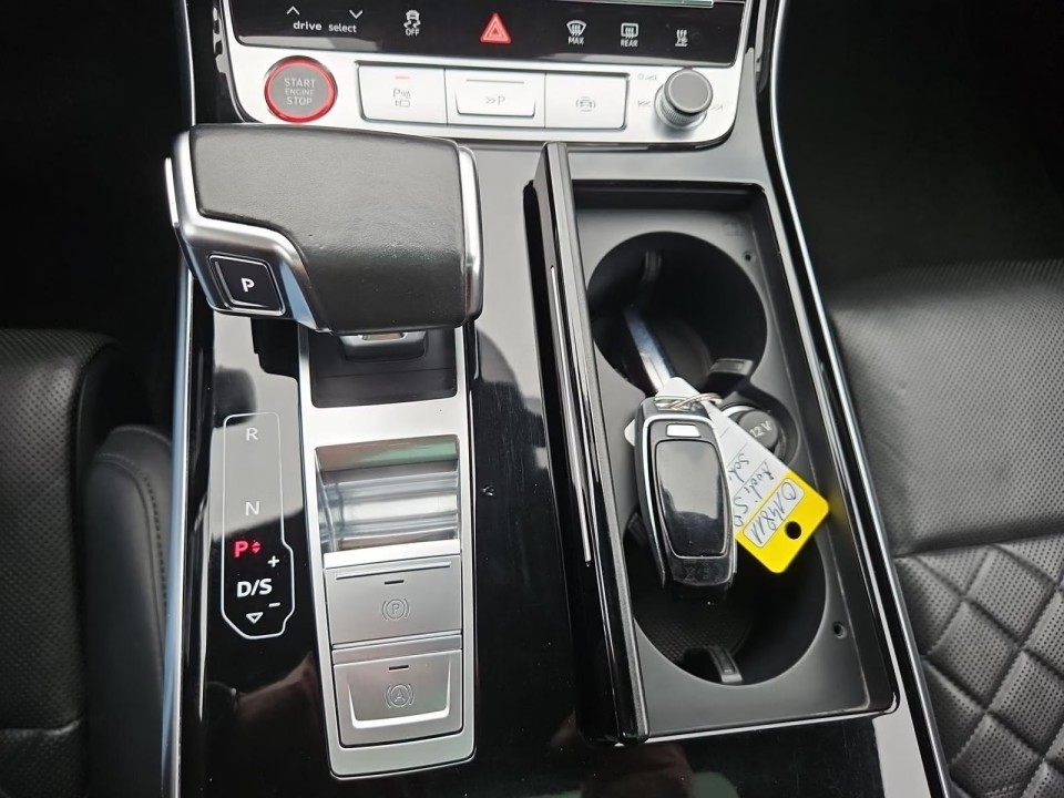 Audi S8 TFSI quattro - foto 17