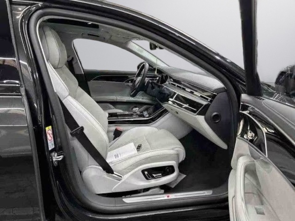 Audi S8 TFSI quattro (5)