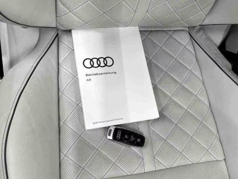 Audi S8 TFSI quattro - foto 8