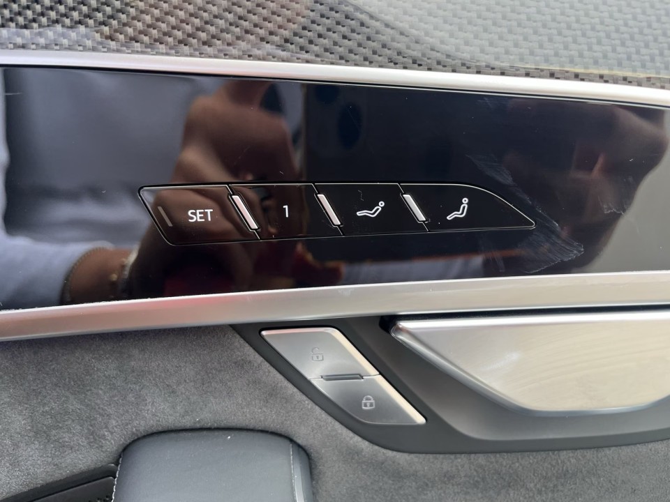 Audi S8 TFSI quattro - foto 17