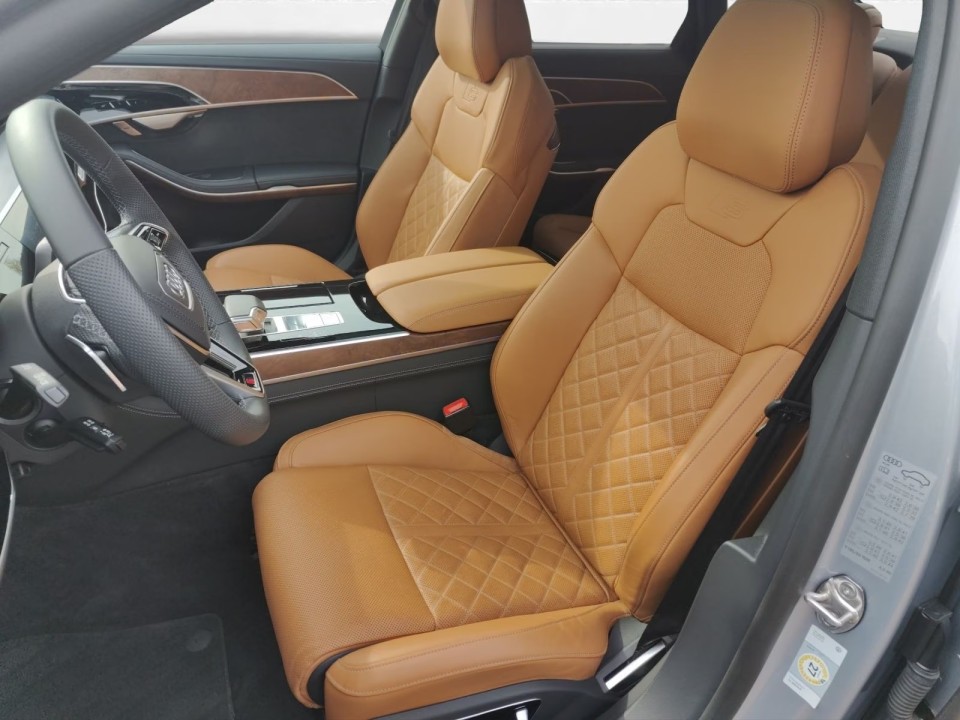 Audi S8 TFSI quattro - foto 9