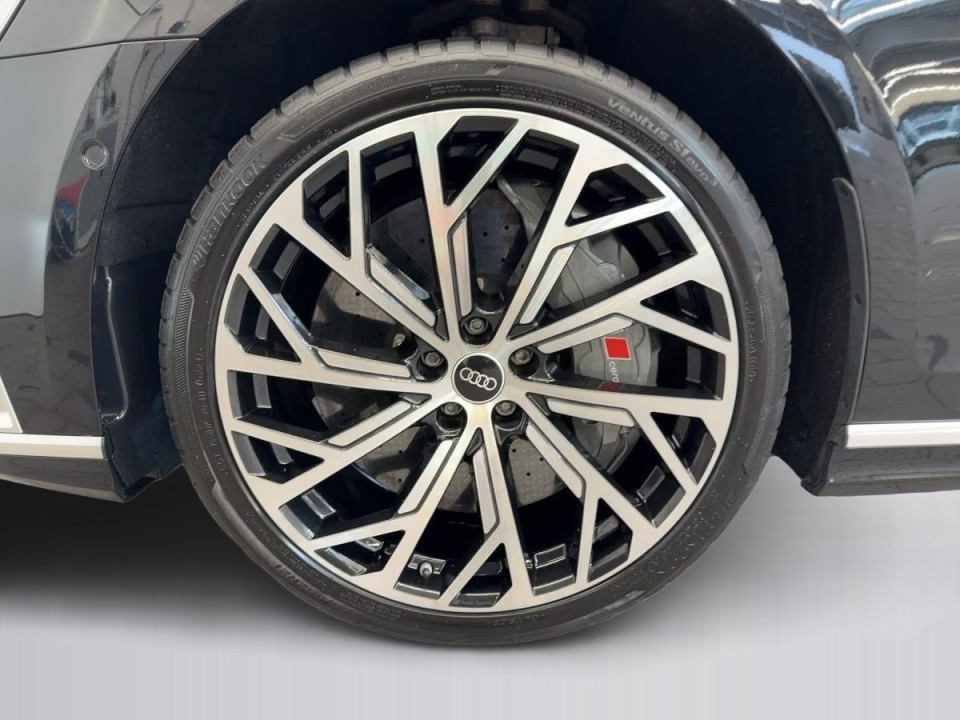 Audi S8 TFSI quattro - foto 16