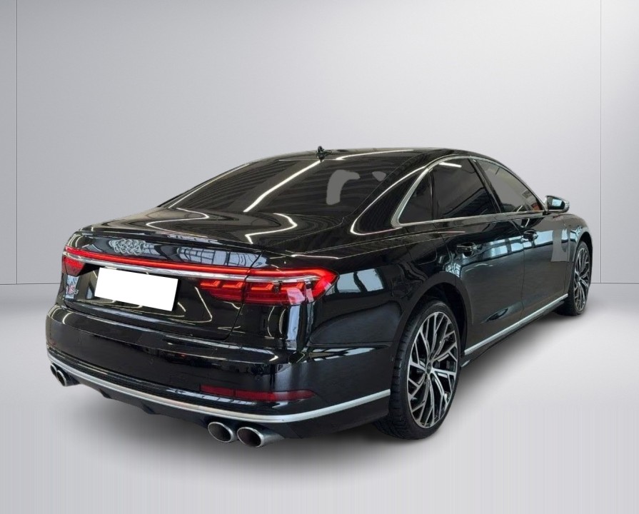 Audi S8 TFSI quattro (2)