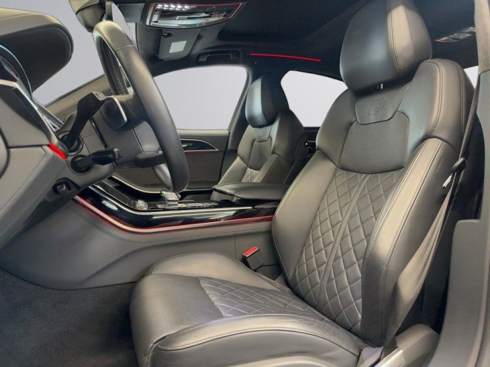 Audi S8 TFSI quattro (5)