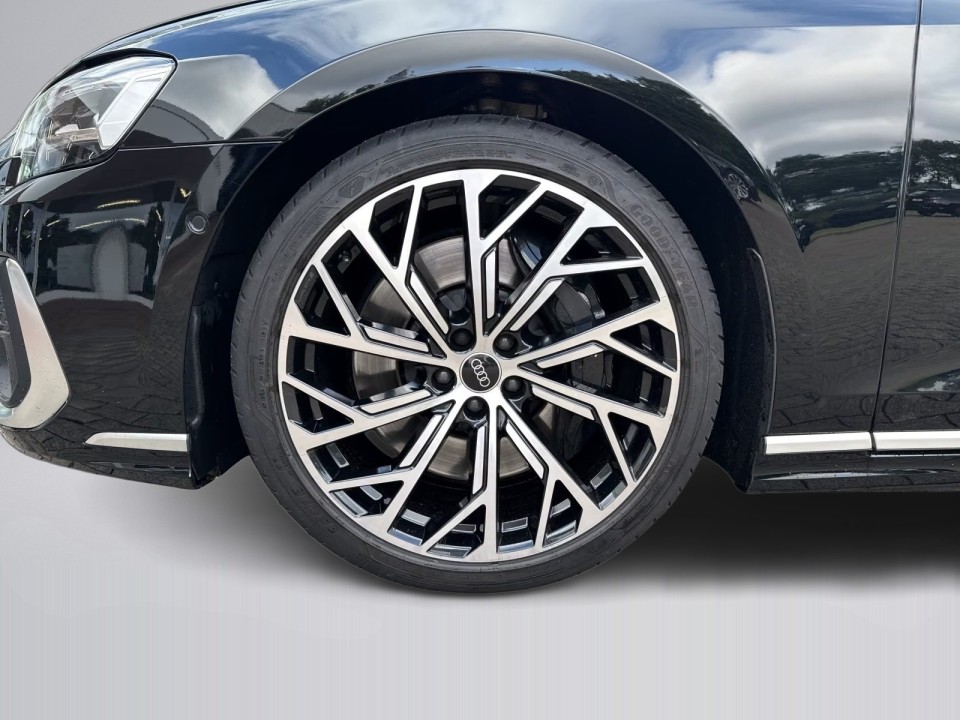Audi S8 TFSI quattro - foto 16