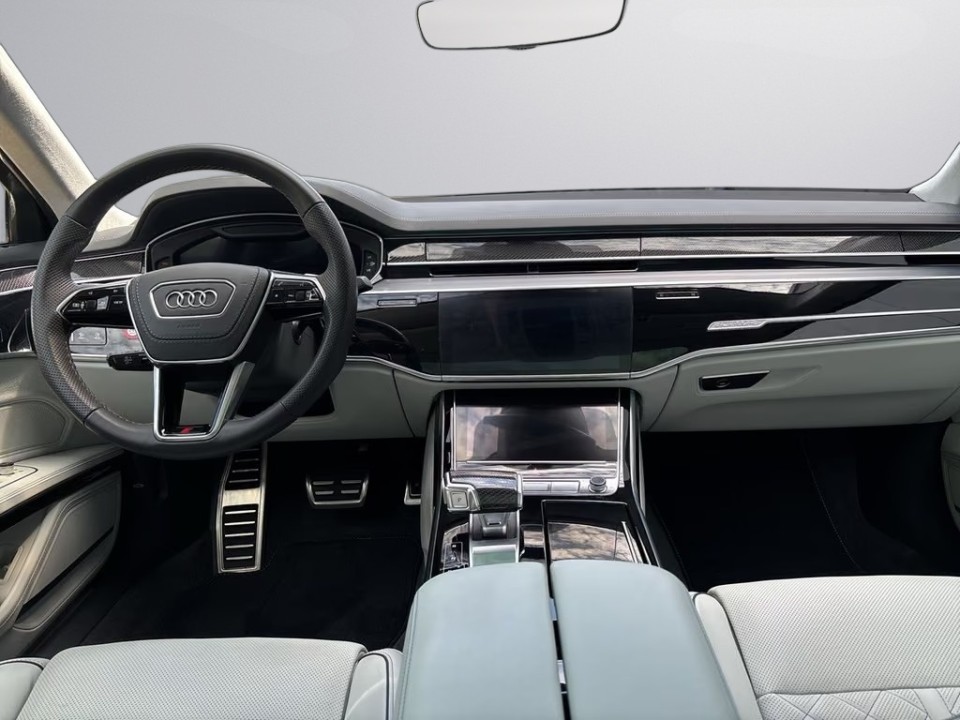 Audi S8 TFSI quattro (4)