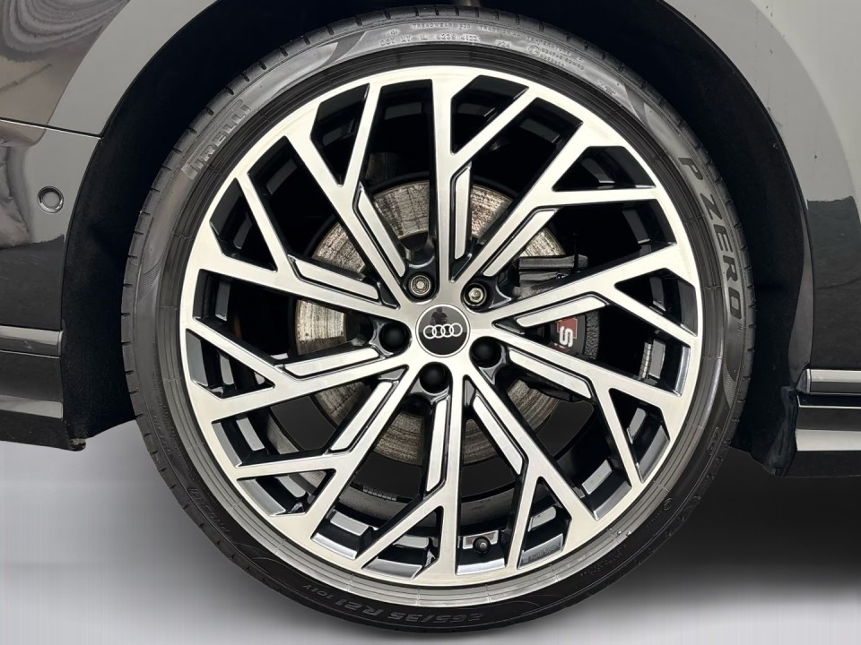 Audi S8 TFSI quattro - foto 13