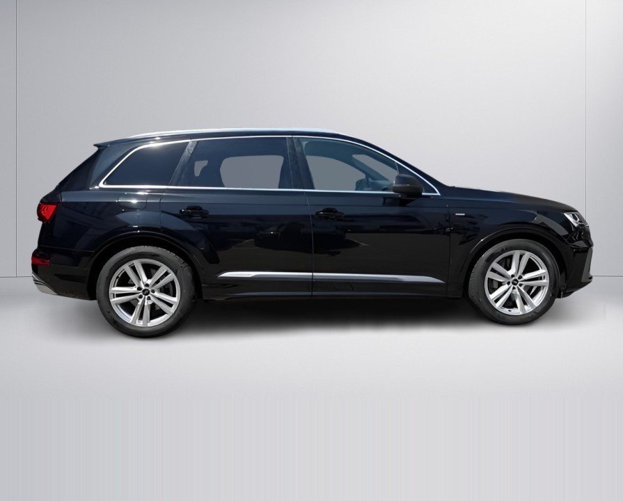Audi Q7 55TFSI quattro tiptronic (2)