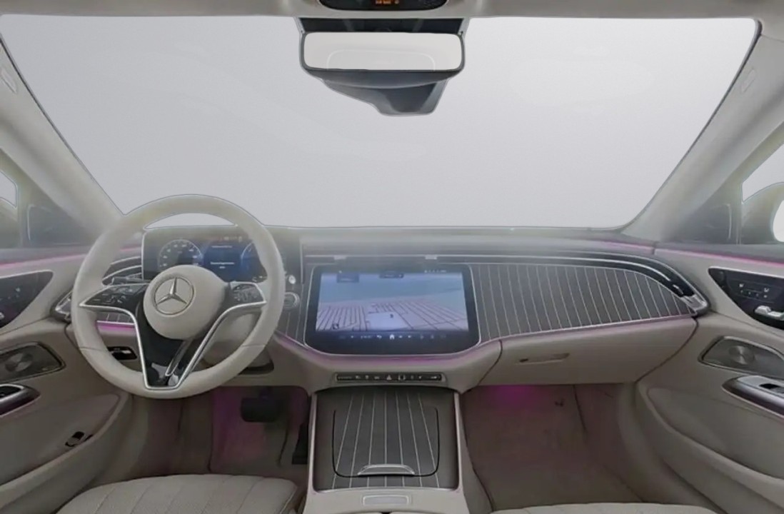 Mercedes-Benz E 300e 4MATIC Exclusive (4)