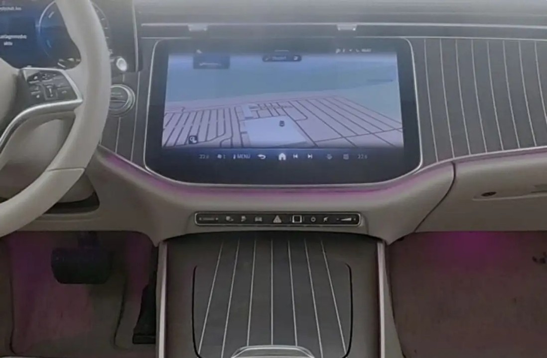 Mercedes-Benz E 300e 4MATIC Exclusive (5)