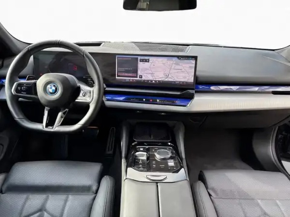 BMW Seria 5 530e xDrive M-Sport - foto 6