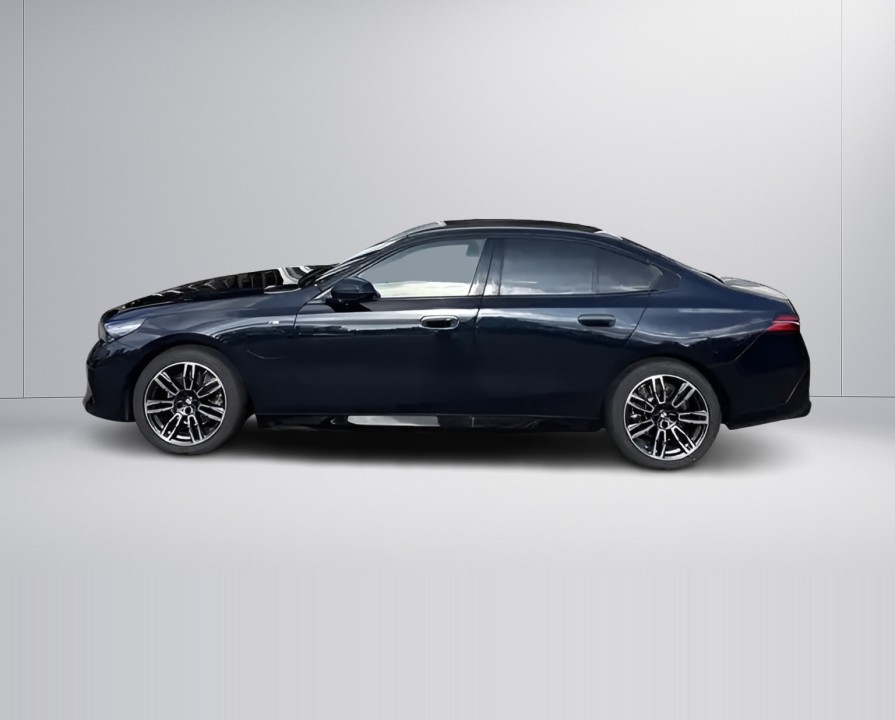 BMW Seria 5 530e xDrive M-Sport (4)