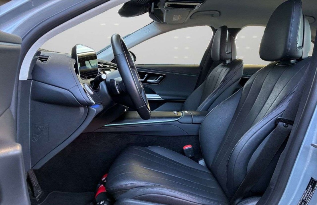 Mercedes-Benz E 300e 4MATIC Avantgarde - foto 8