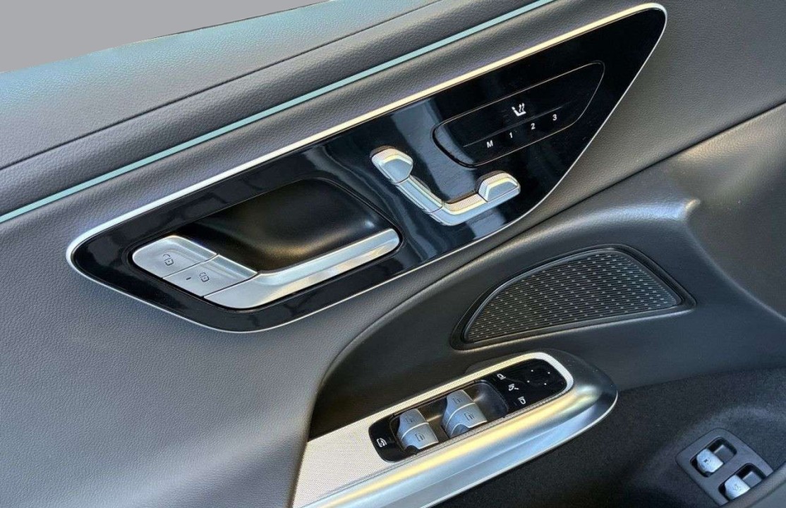 Mercedes-Benz E 300e 4MATIC Avantgarde - foto 13