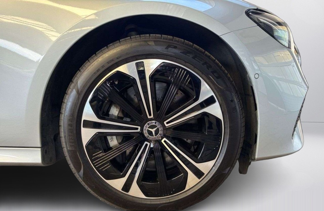 Mercedes-Benz E 300e 4MATIC Avantgarde - foto 15