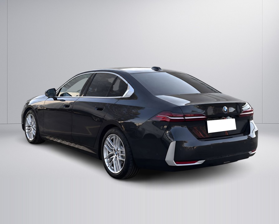 BMW Seria 5 530e xDrive (4)