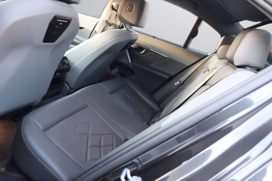 BMW Seria 5 530e xDrive - foto 9