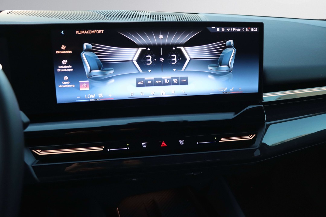 BMW Seria 5 530e xDrive - foto 21