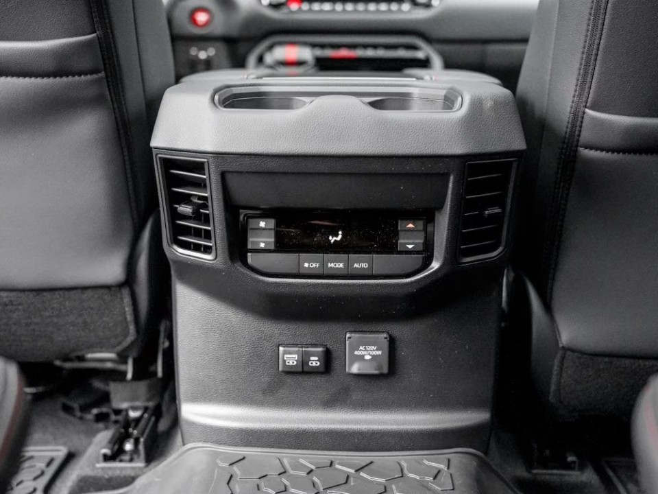Toyota Sequoia TRD PRO - foto 25