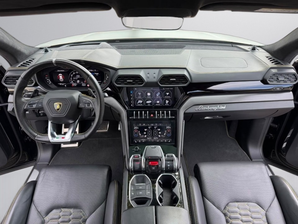 Lamborghini URUS - foto 18